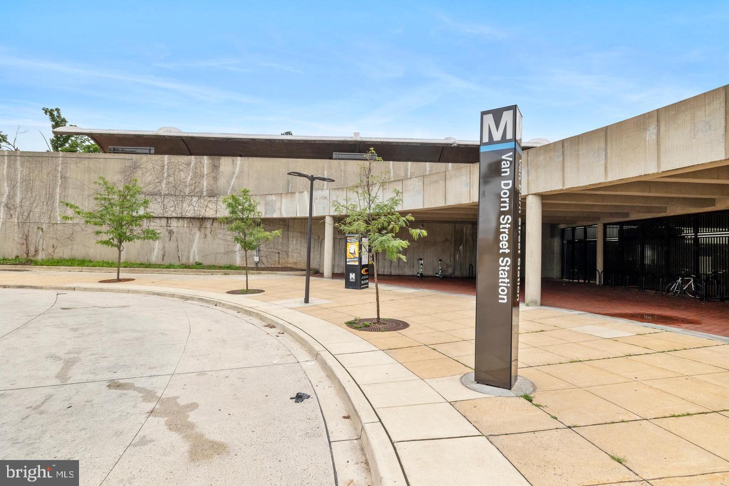 VALLEY PARK CONDOMINIUMS - Residential Lease