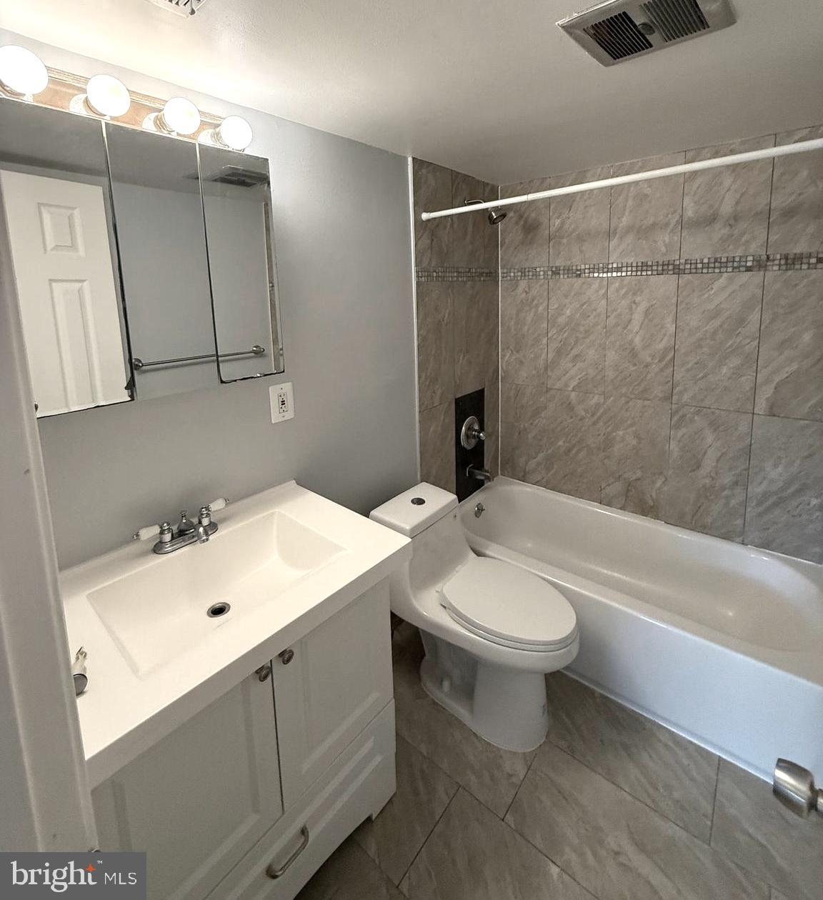 VALLEY PARK CONDOMINIUMS - Residential Lease