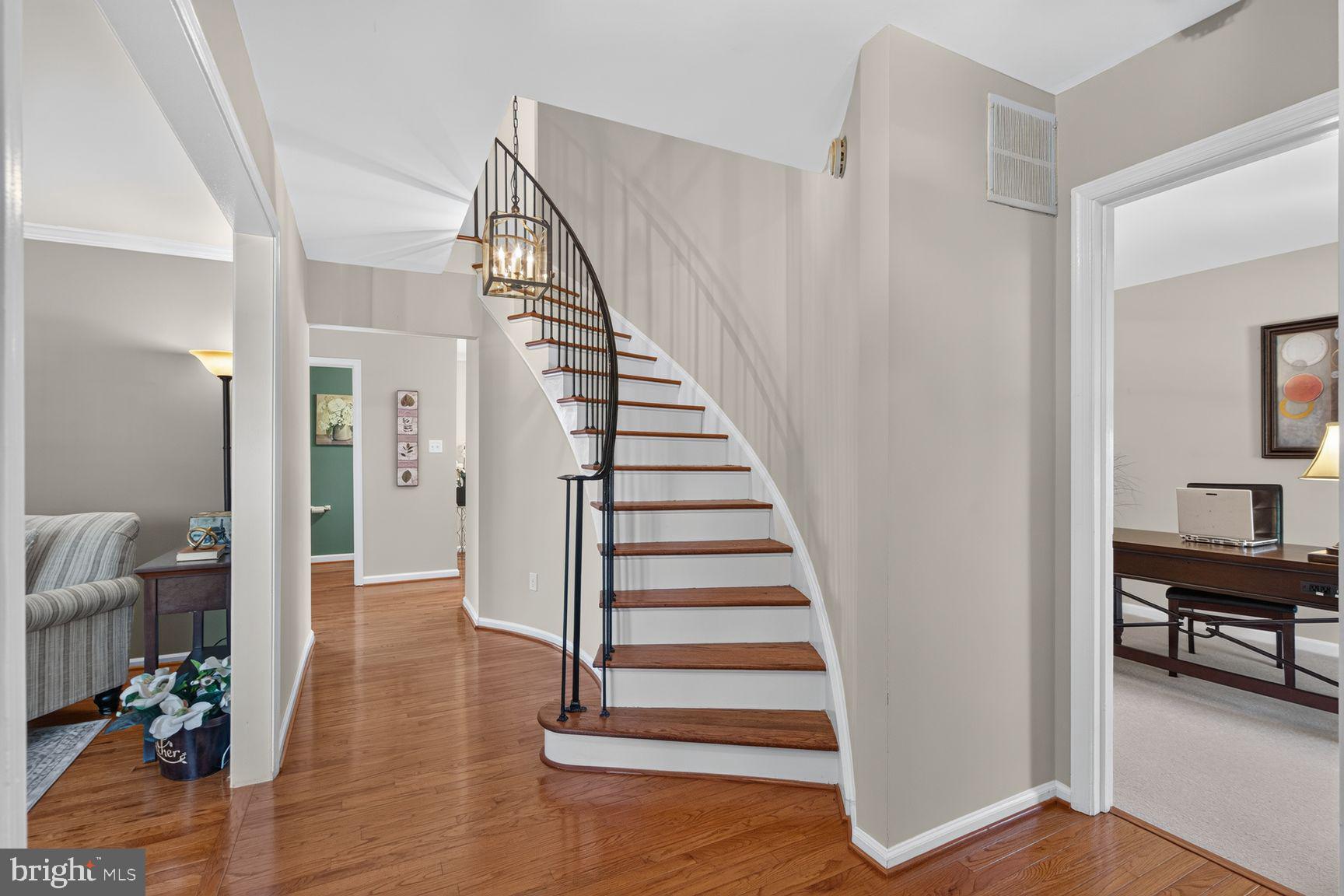 8449 LAKINHURST LANE