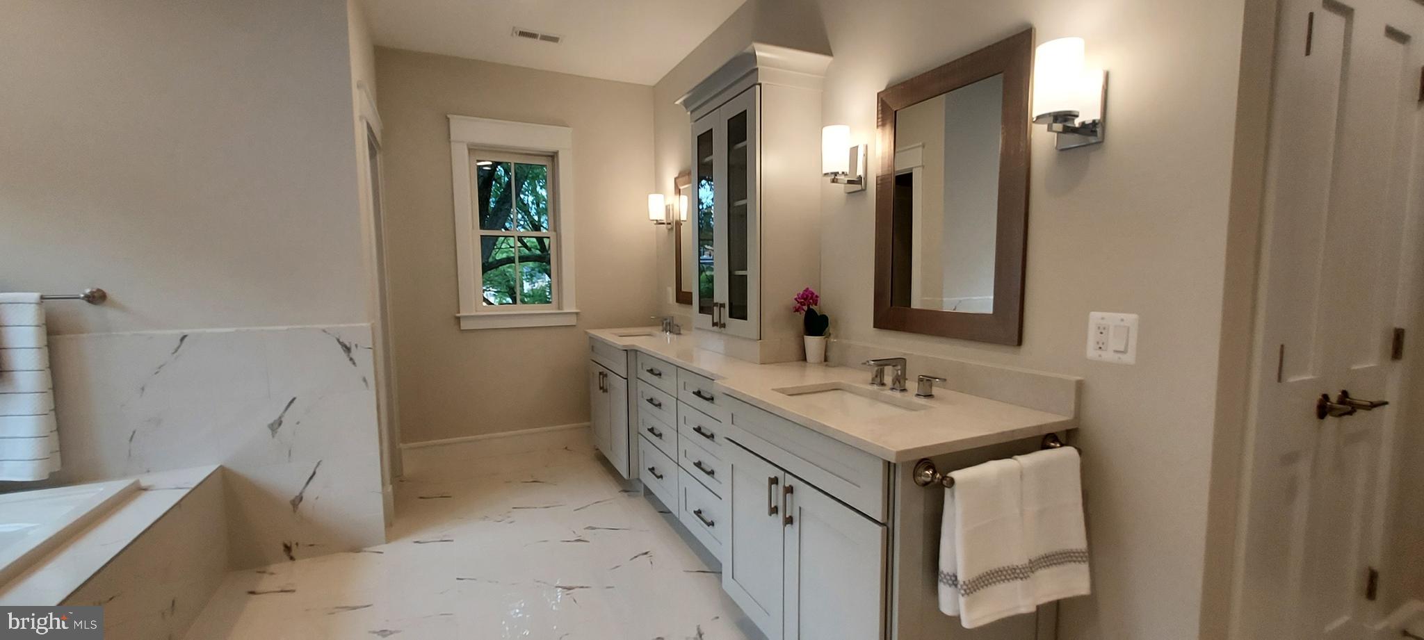 LEXINGTON HEIGHTS - Residential