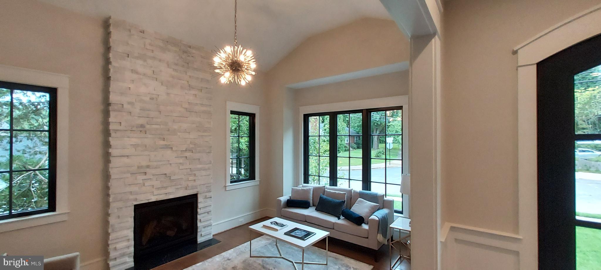 LEXINGTON HEIGHTS - Residential