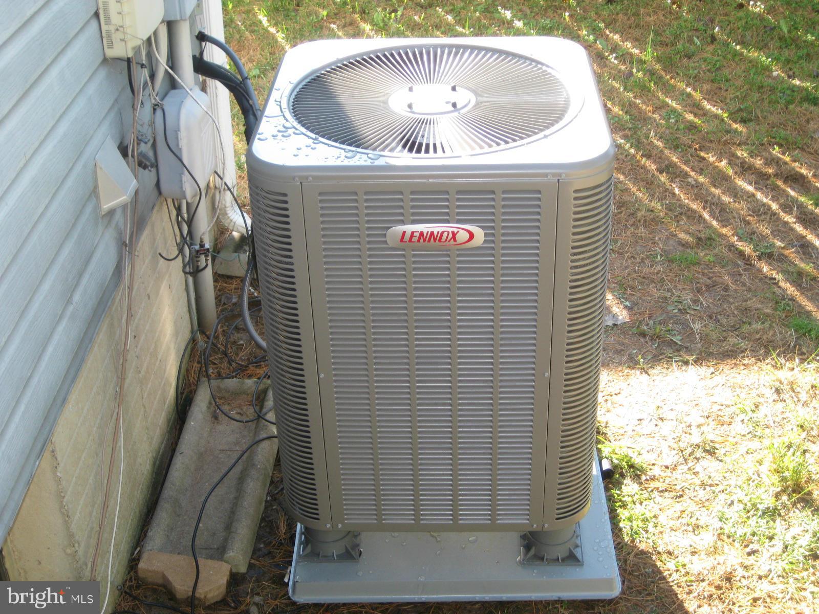 WILLIAMSTOWN - Residential