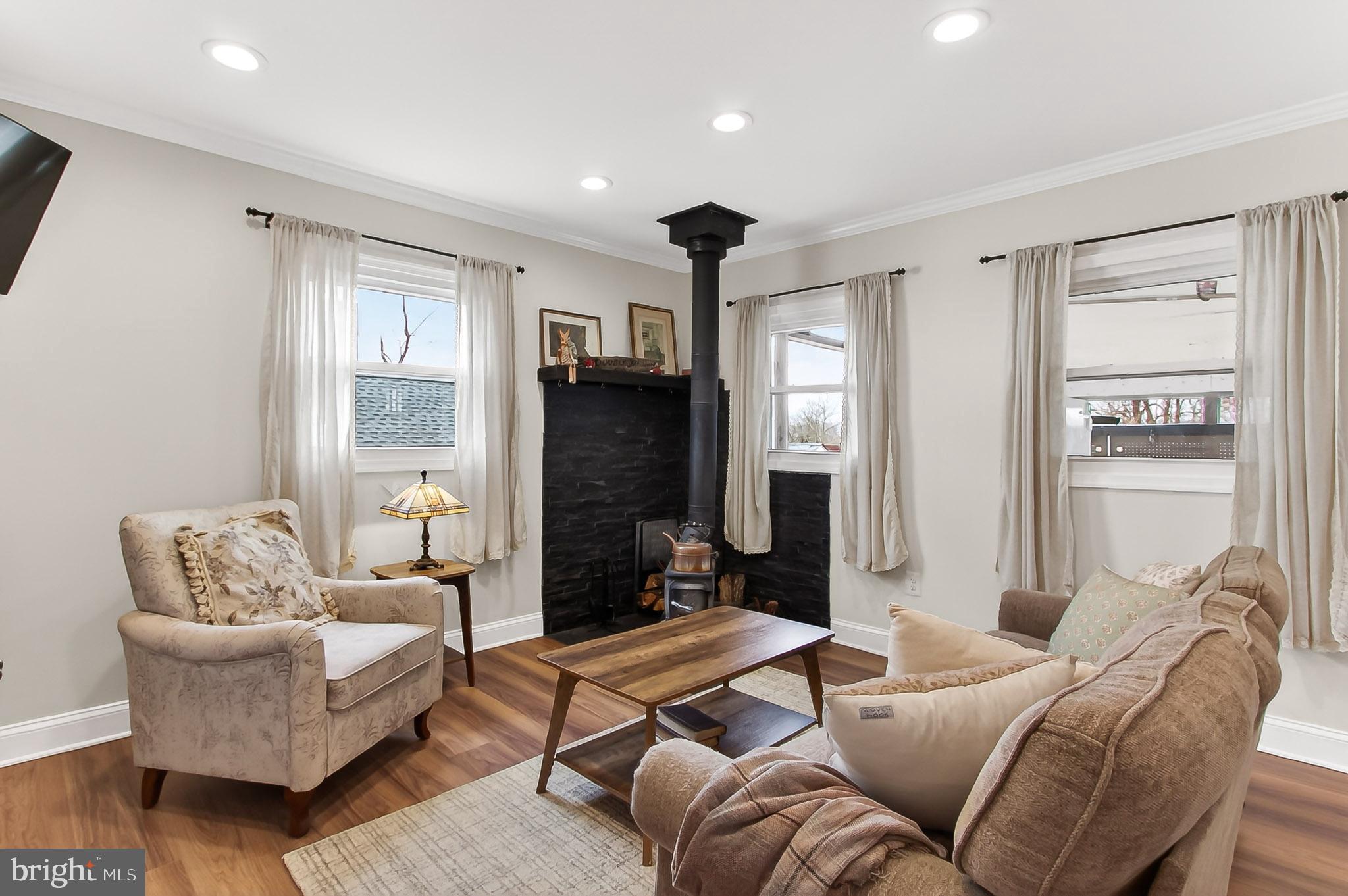 WEST LAWN - Residential