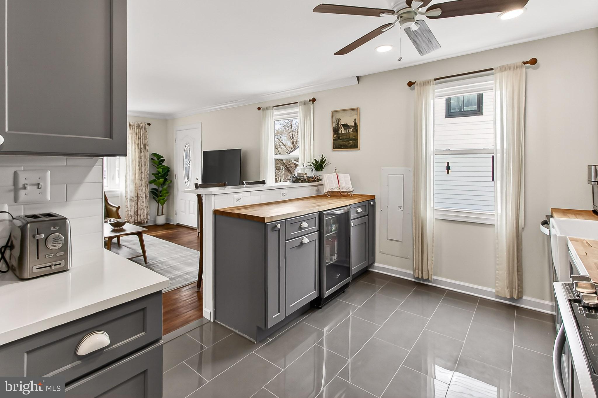 WEST LAWN - Residential