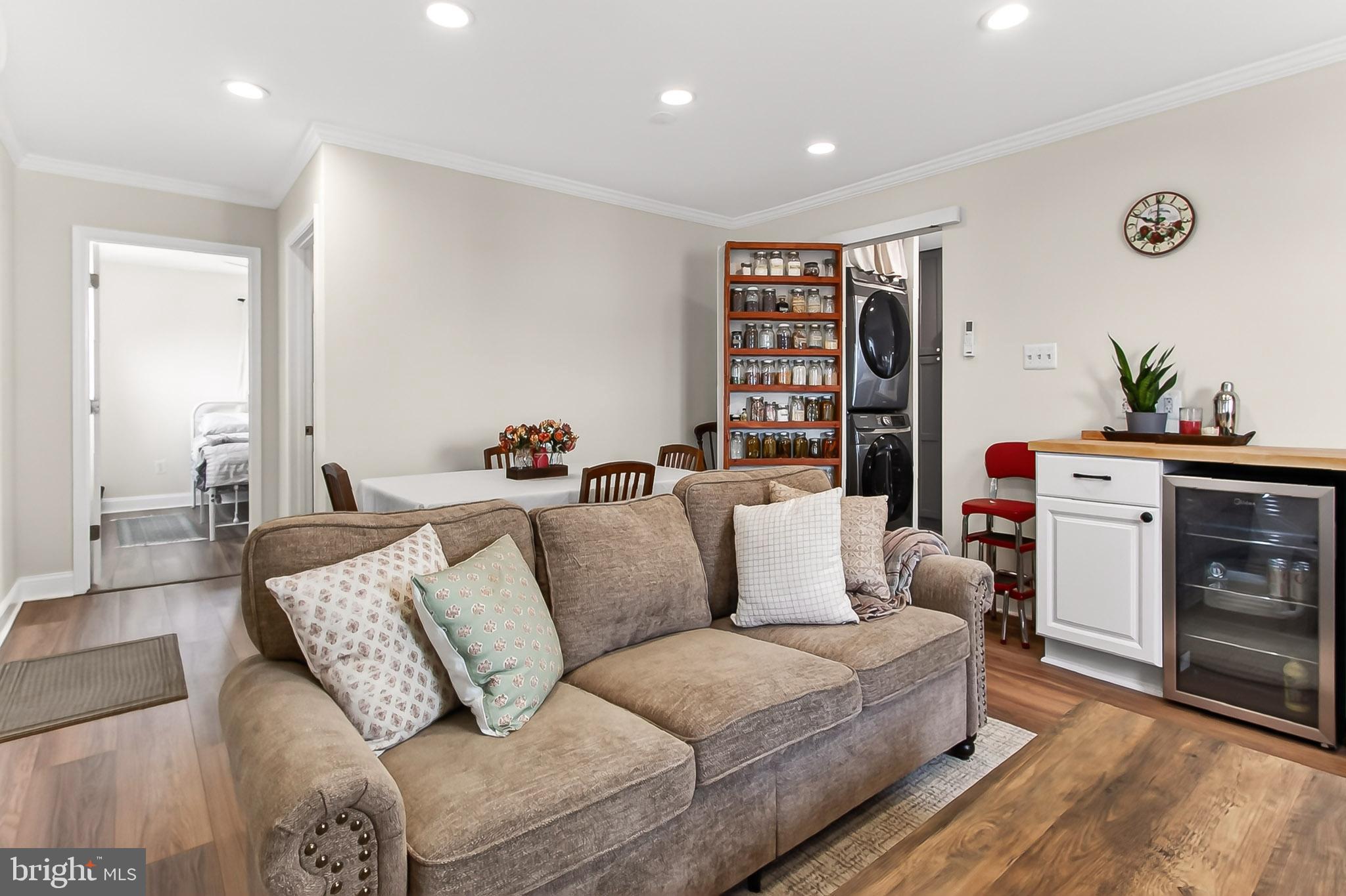 WEST LAWN - Residential