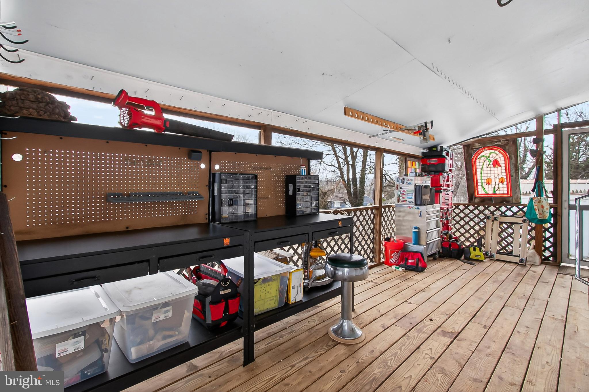 WEST LAWN - Residential