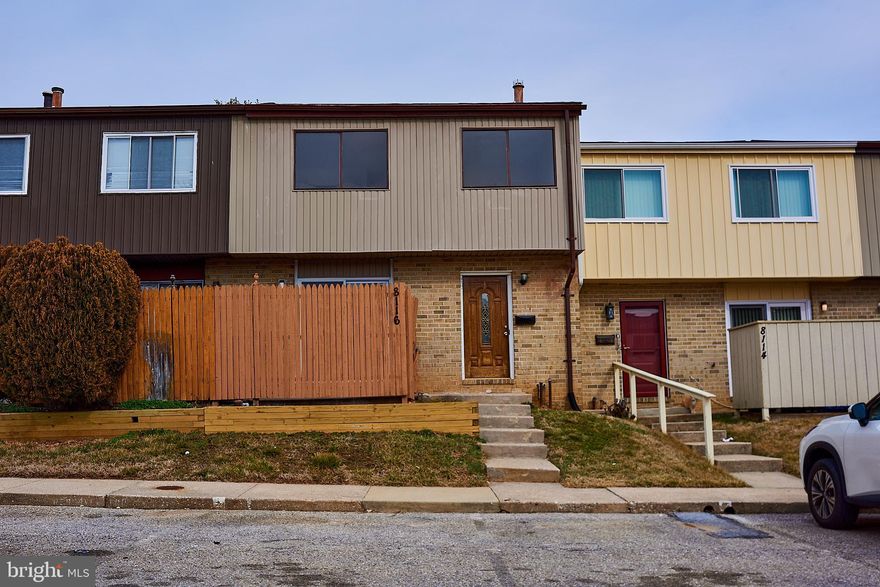 NEWLY RENOVATED 3 BEDS 3 BATH SIGLE FAMILY HOUSE..