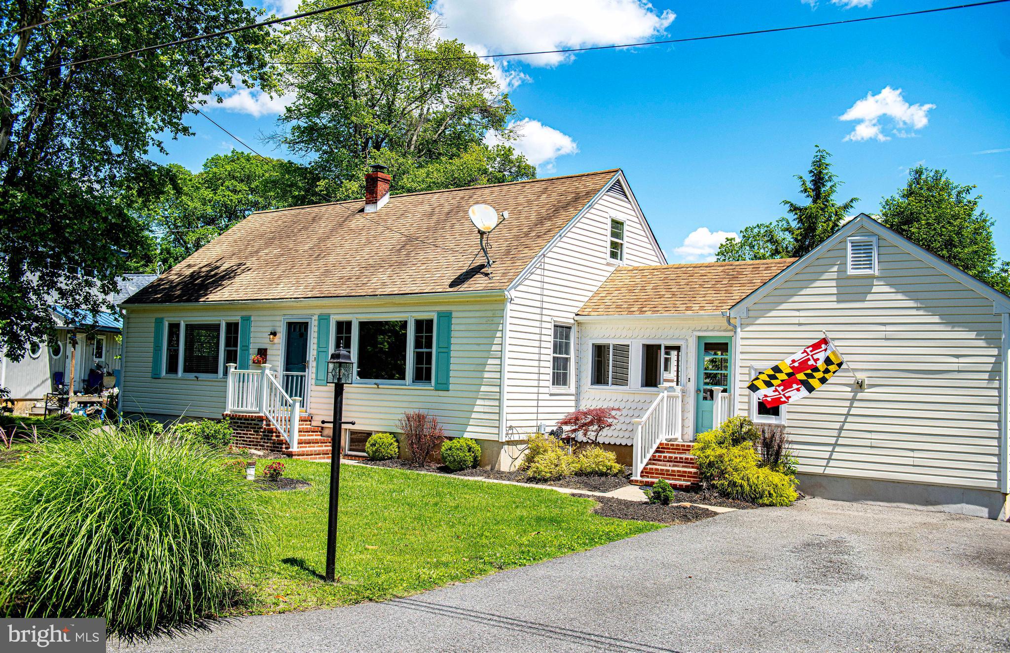 12 RIVERVIEW AVENUE