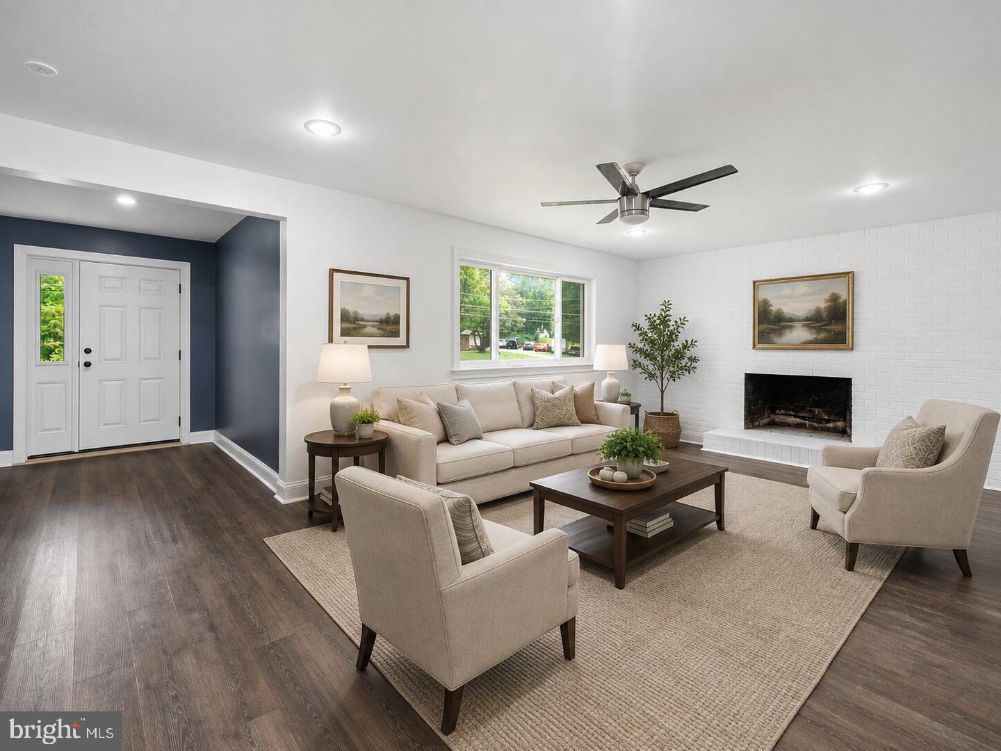 5281 RED HILL DRIVE