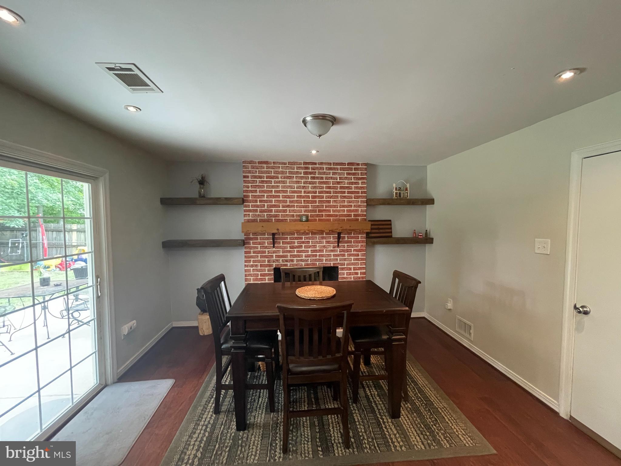 WAVERLY VILLAGE - Residential