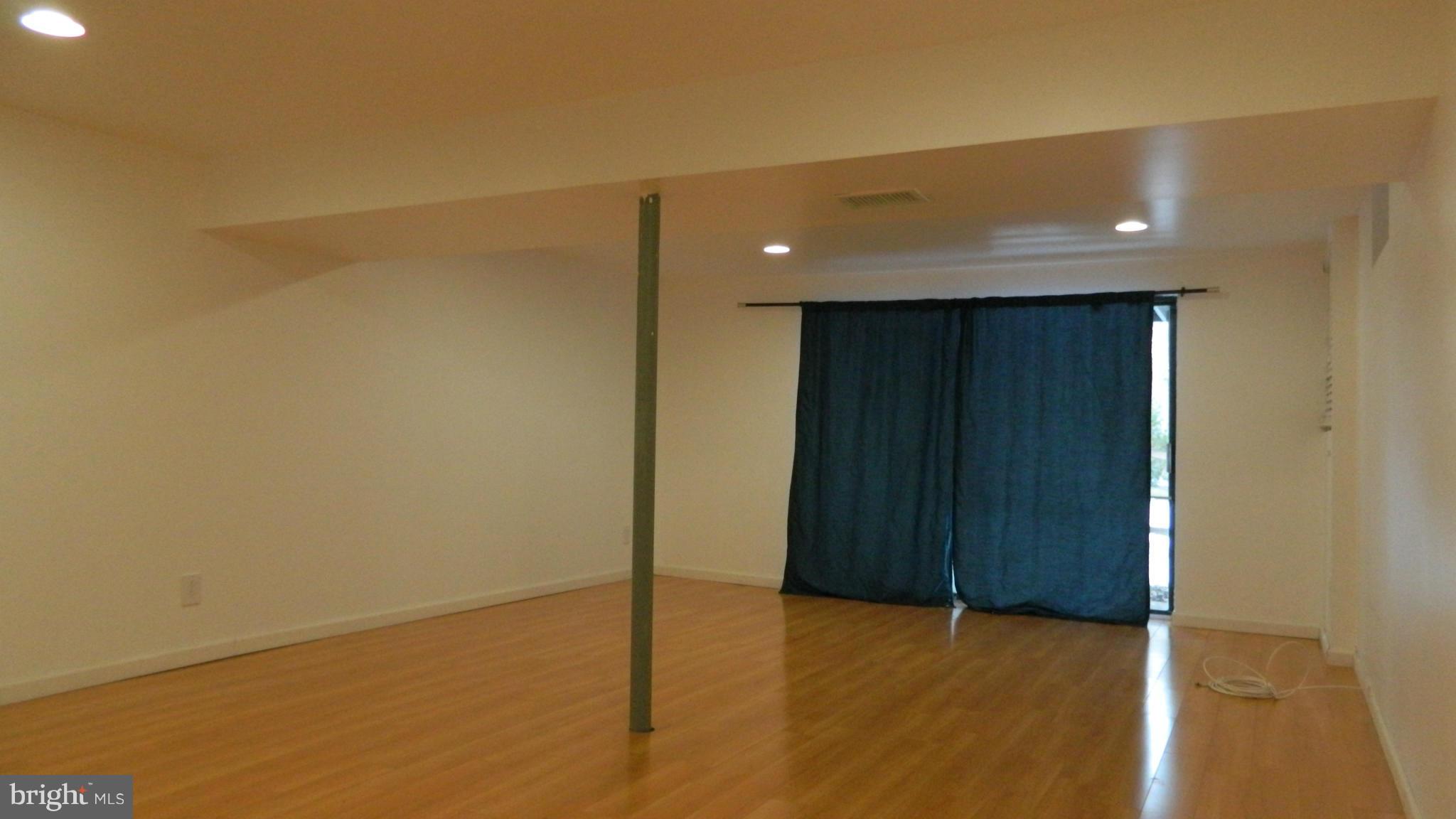 RESTON - Residential Lease