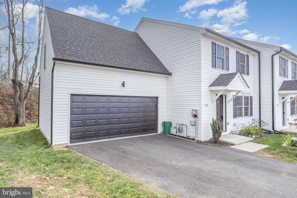 Photo of 267 Ersa Drive, ELIZABETHTOWN, PA 17022 (MLS # PALA2079630)