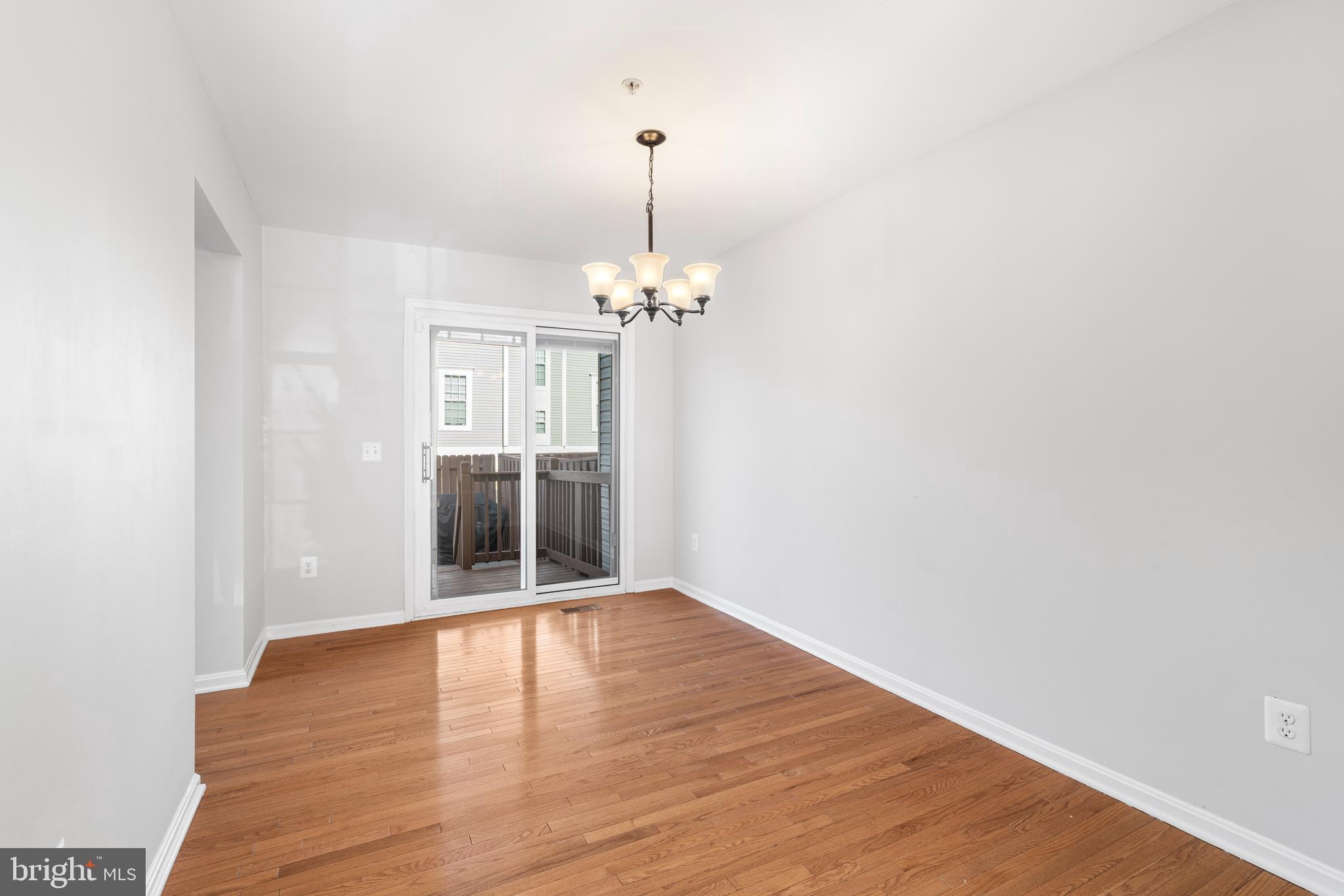 SEVEN OAKS - Residential