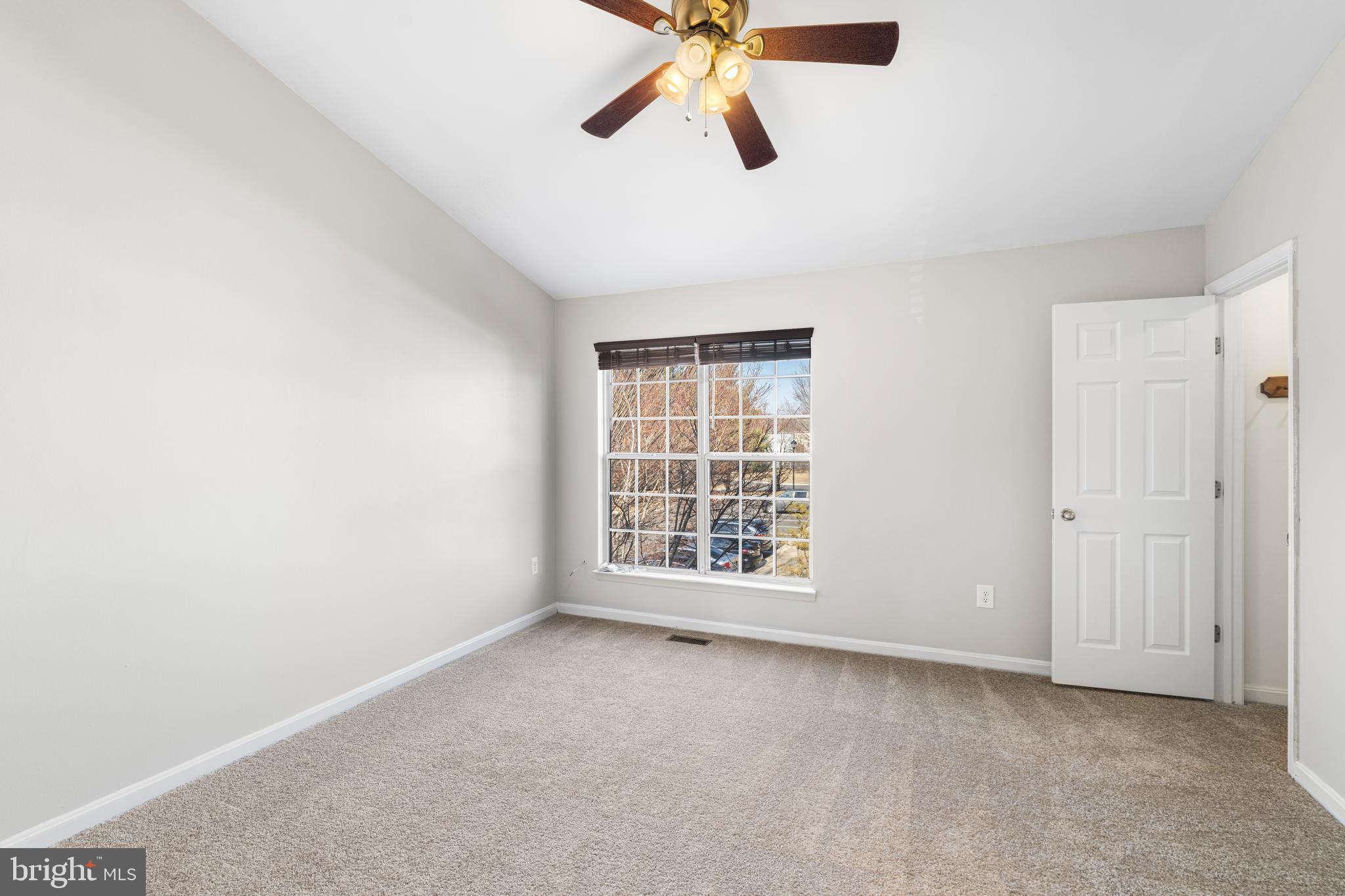 SEVEN OAKS - Residential