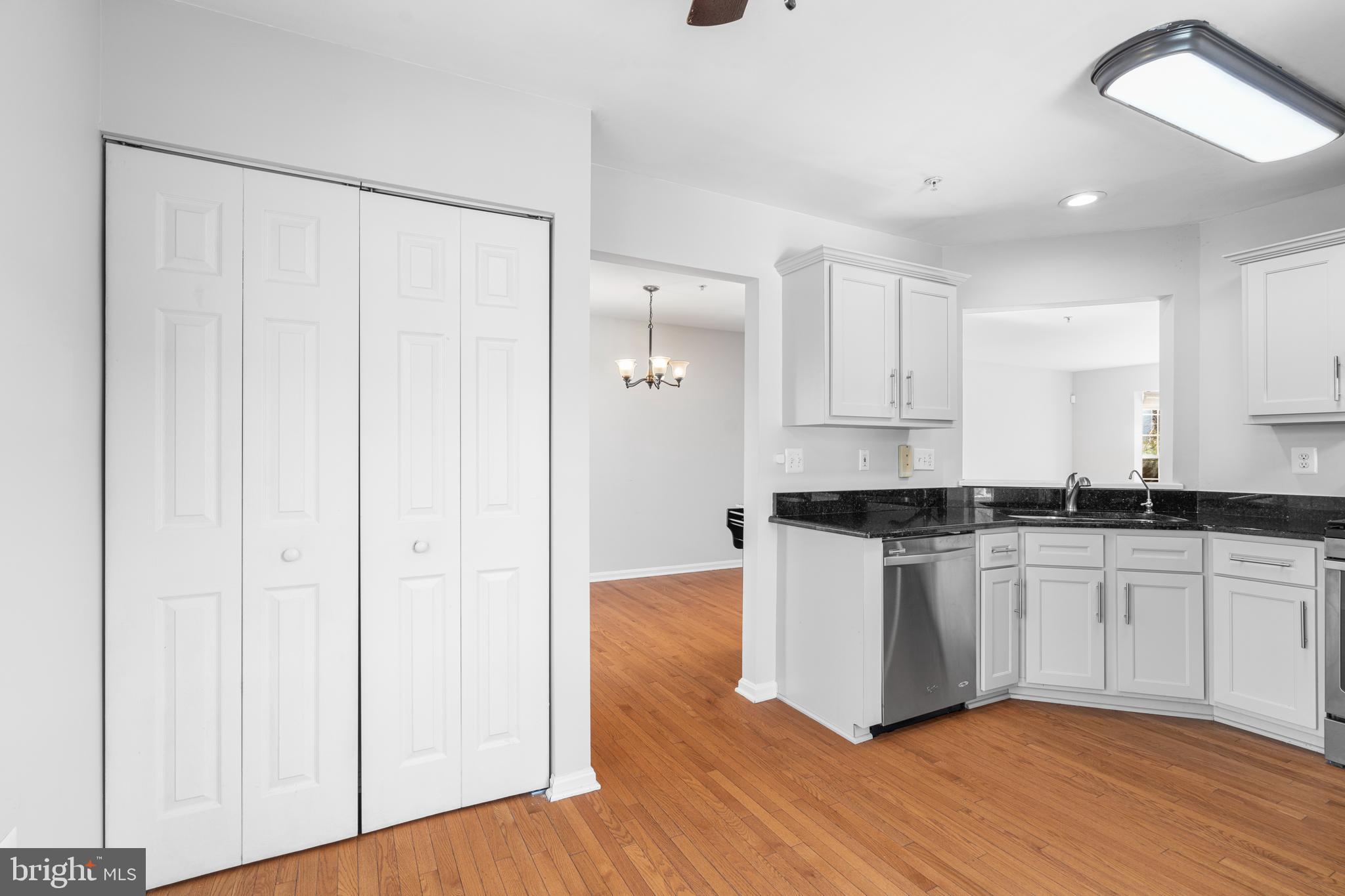 SEVEN OAKS - Residential