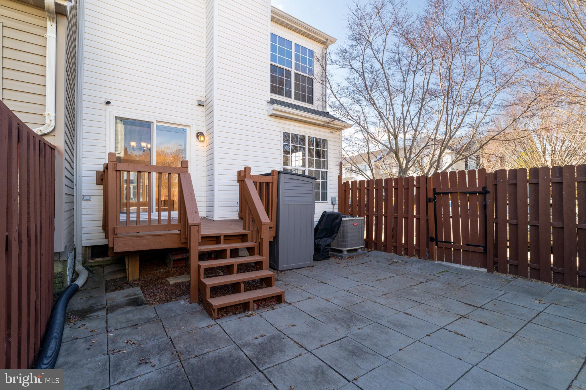 SEVEN OAKS - Residential