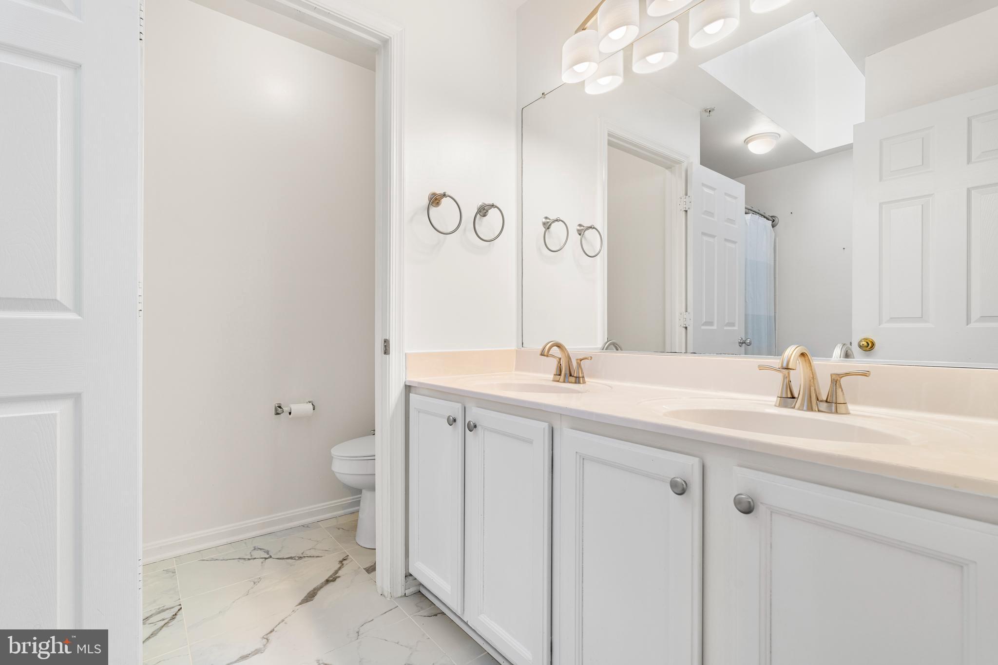 SEVEN OAKS - Residential