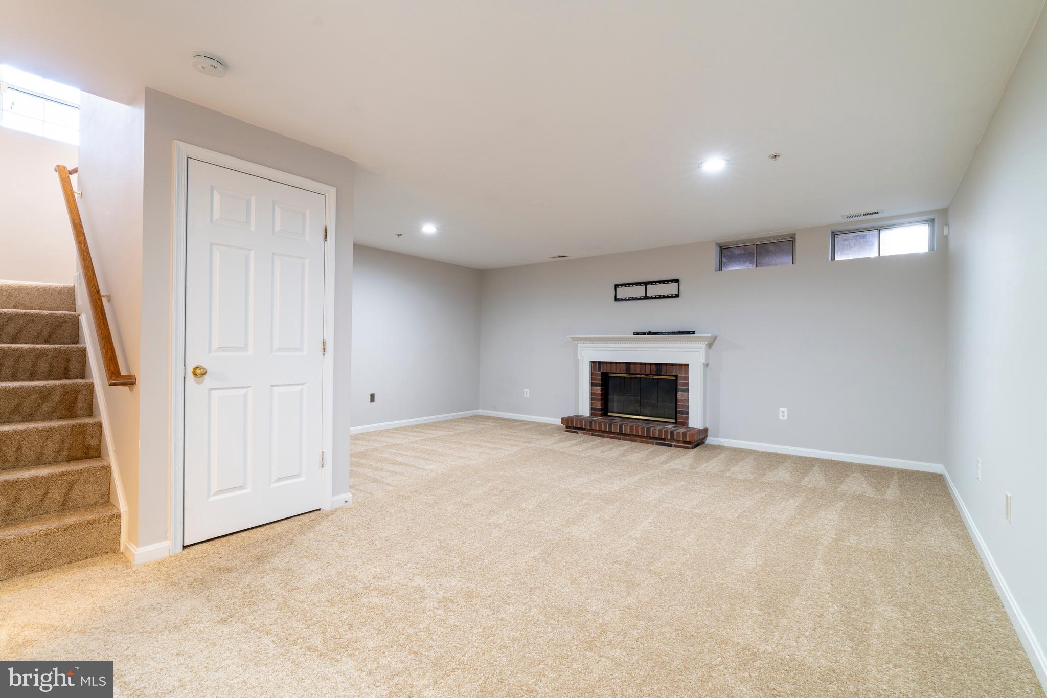 SEVEN OAKS - Residential