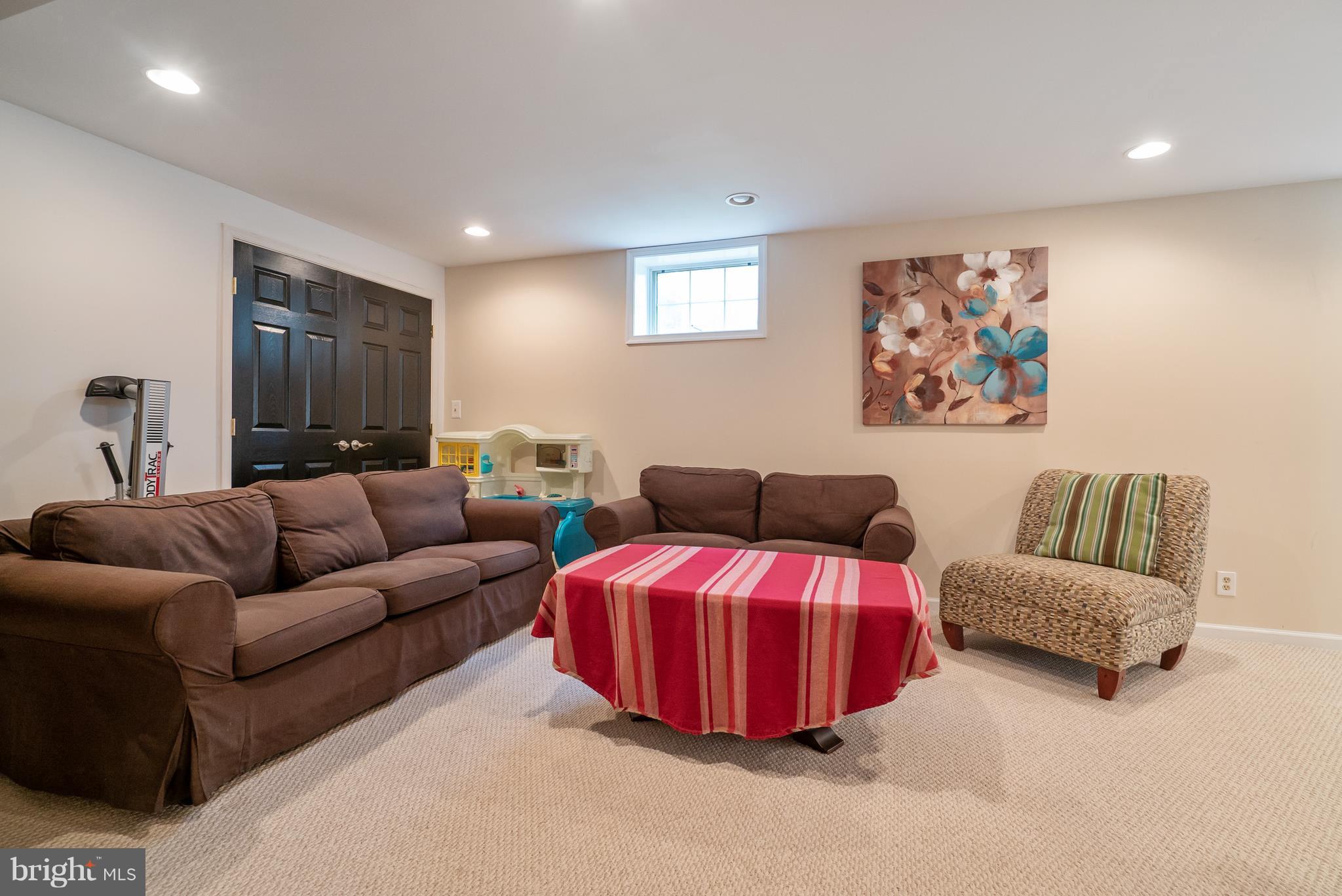 CARDINAL GLEN - Residential