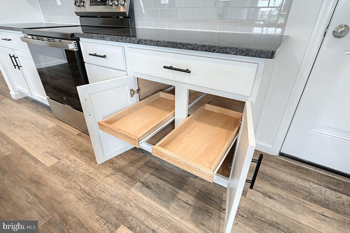 STONE MILL ESTATES - Residential