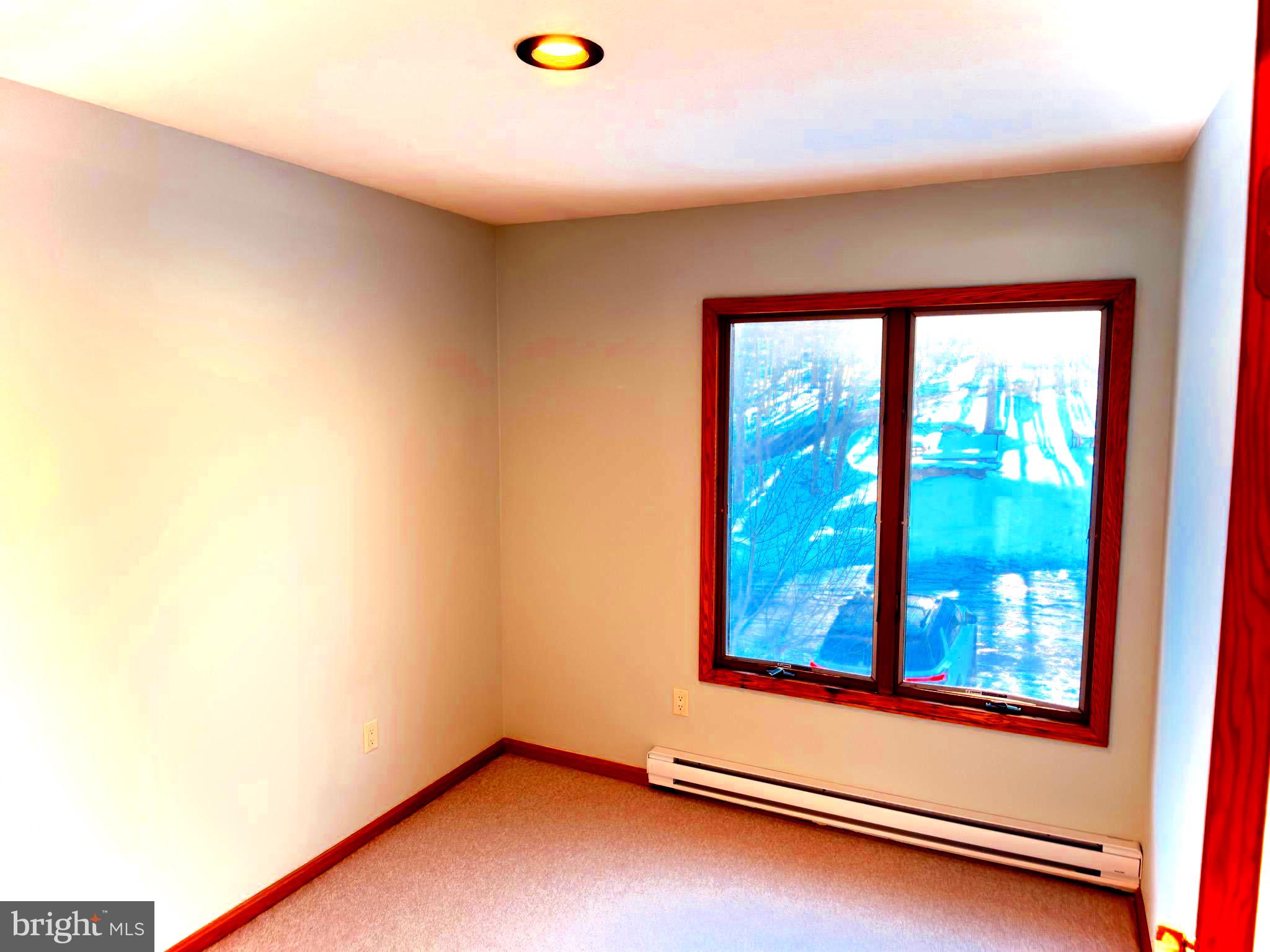 LAUREL BROOK - Residential