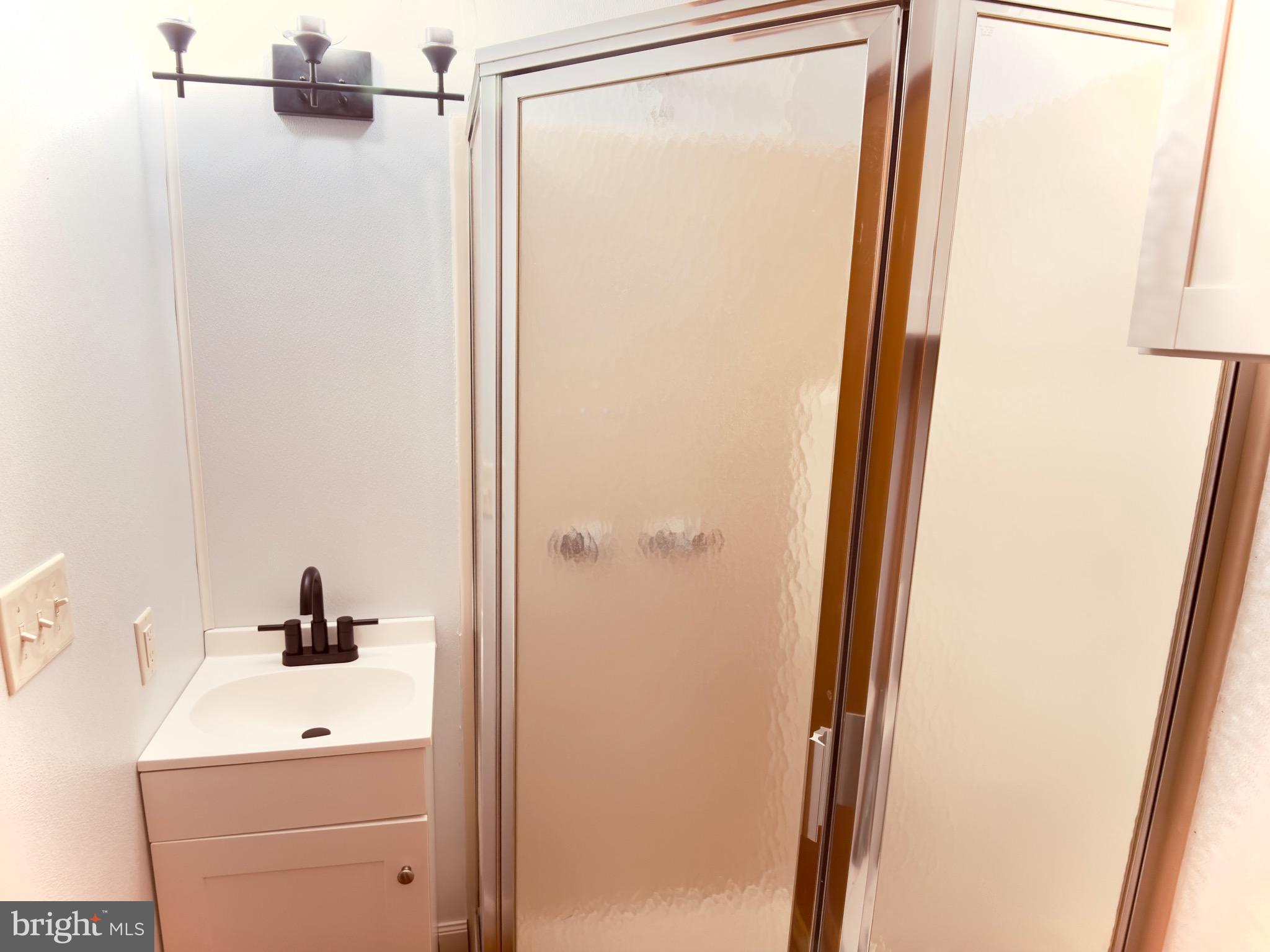 LAUREL BROOK - Residential