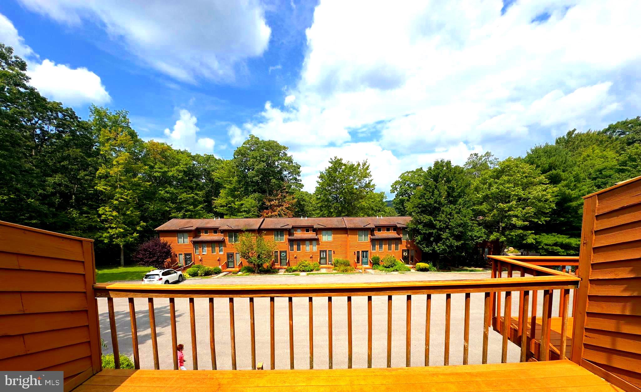 LAUREL BROOK - Residential