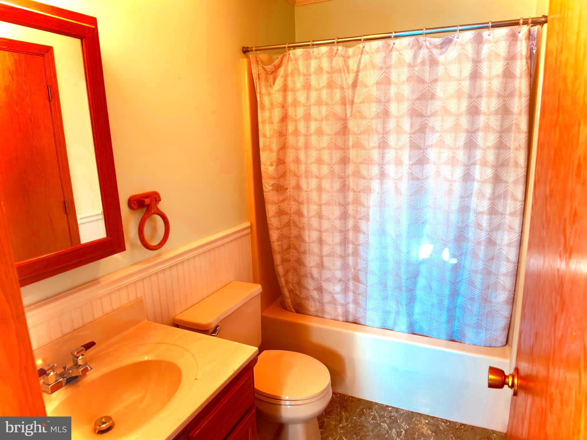 LAUREL BROOK - Residential