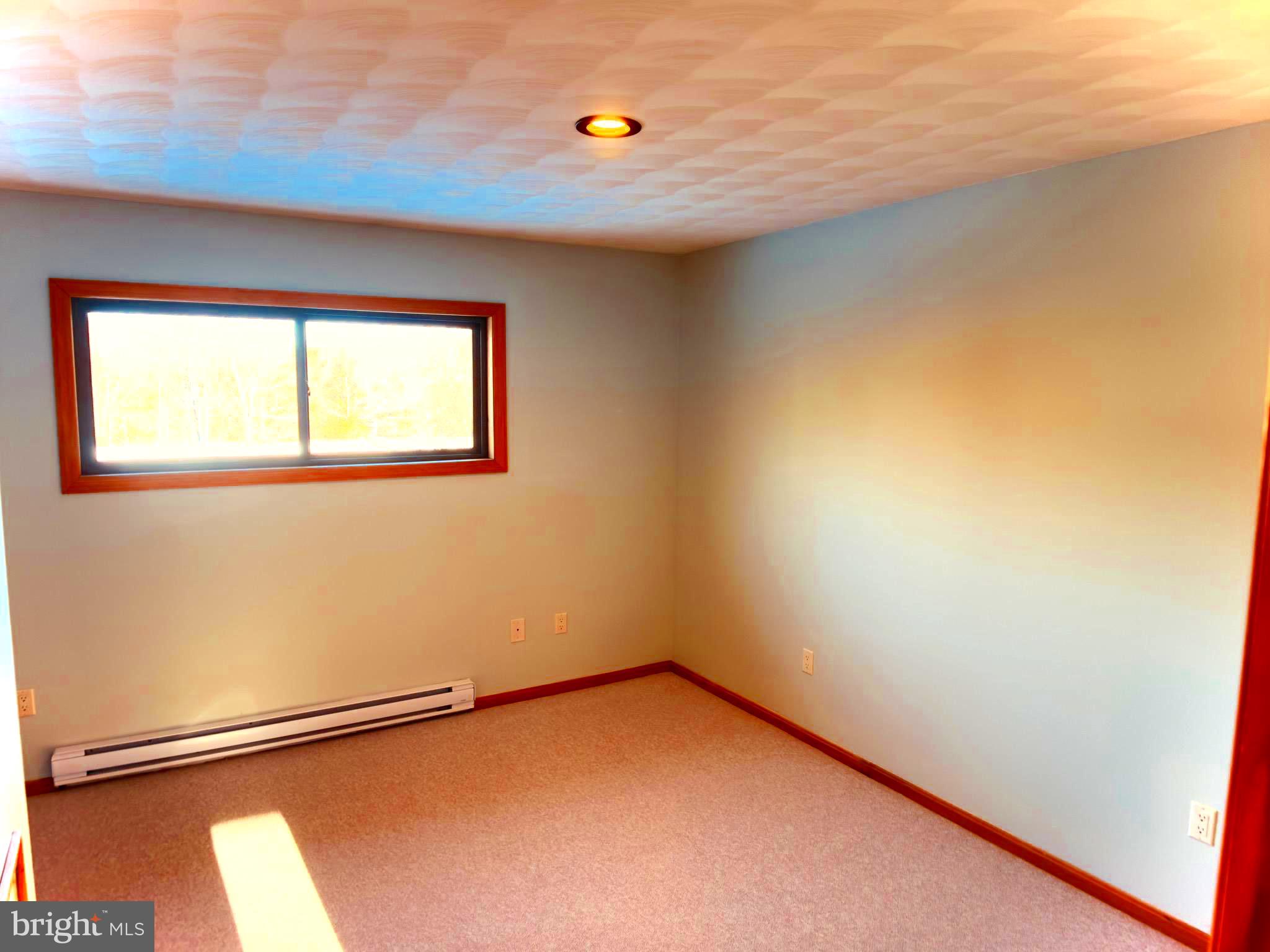 LAUREL BROOK - Residential