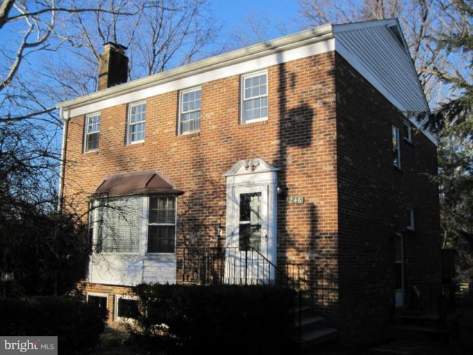 KINGS MANOR - Residential Lease