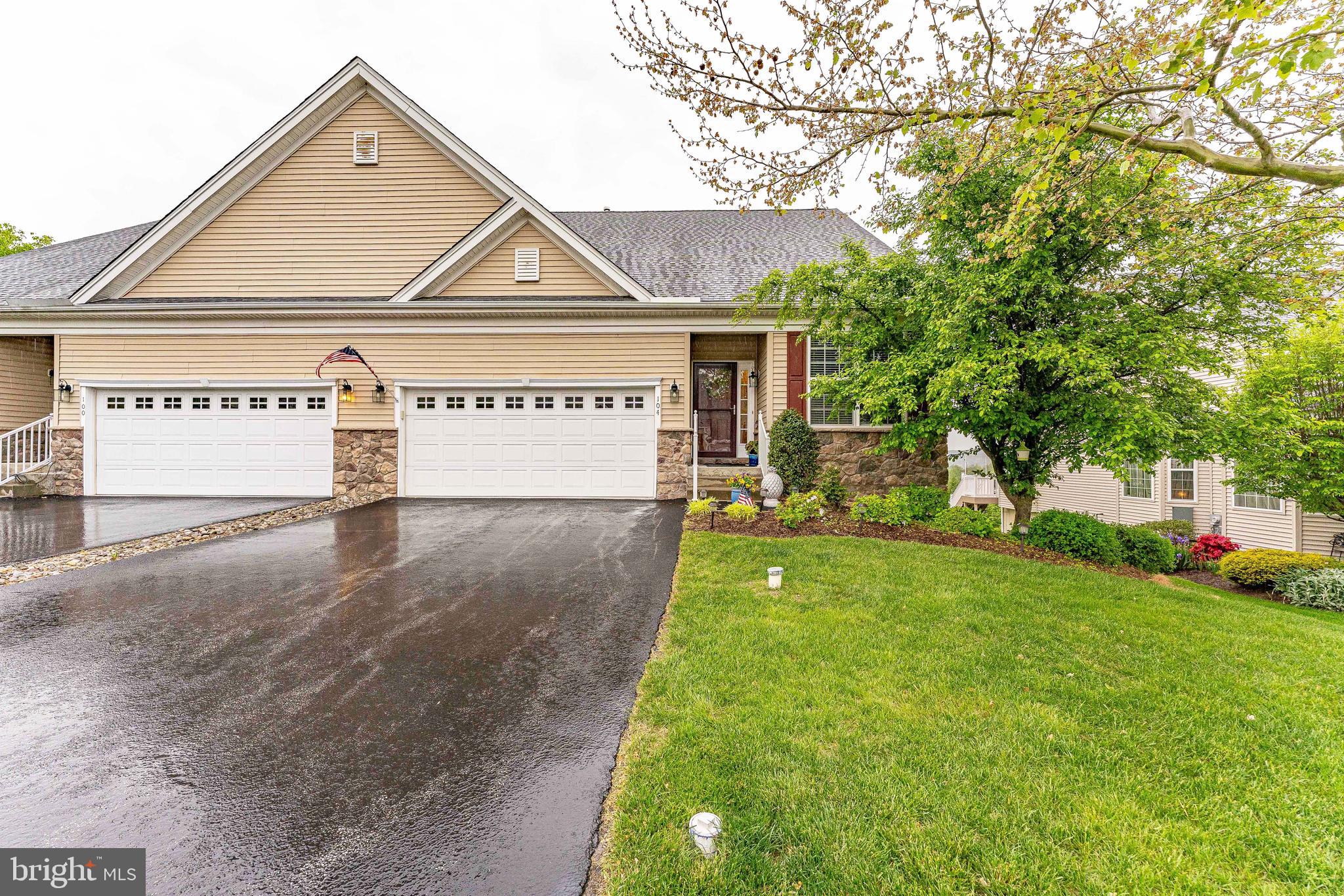 VILLAGES AT HILLVIEW - Residential