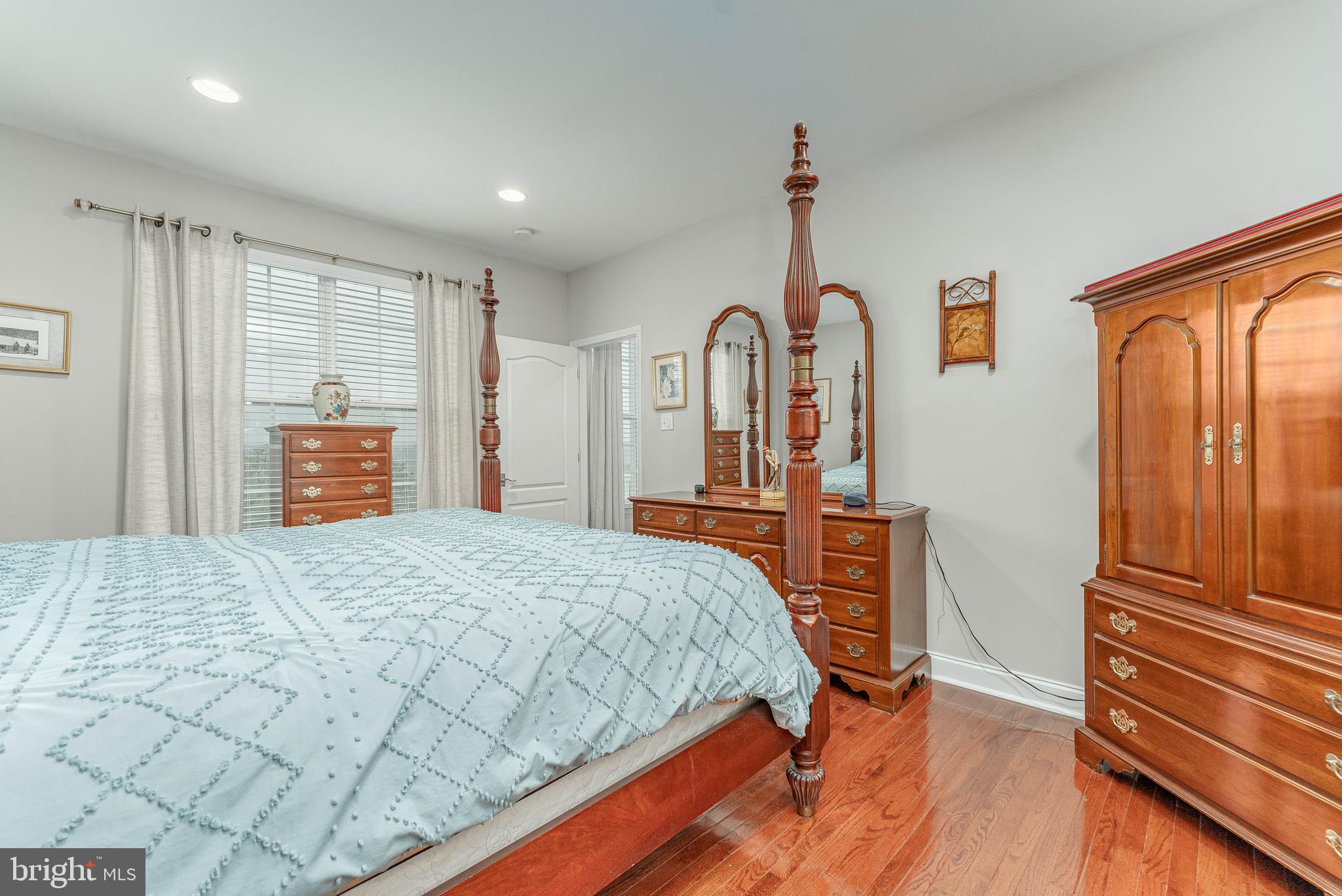 VILLAGES AT HILLVIEW - Residential