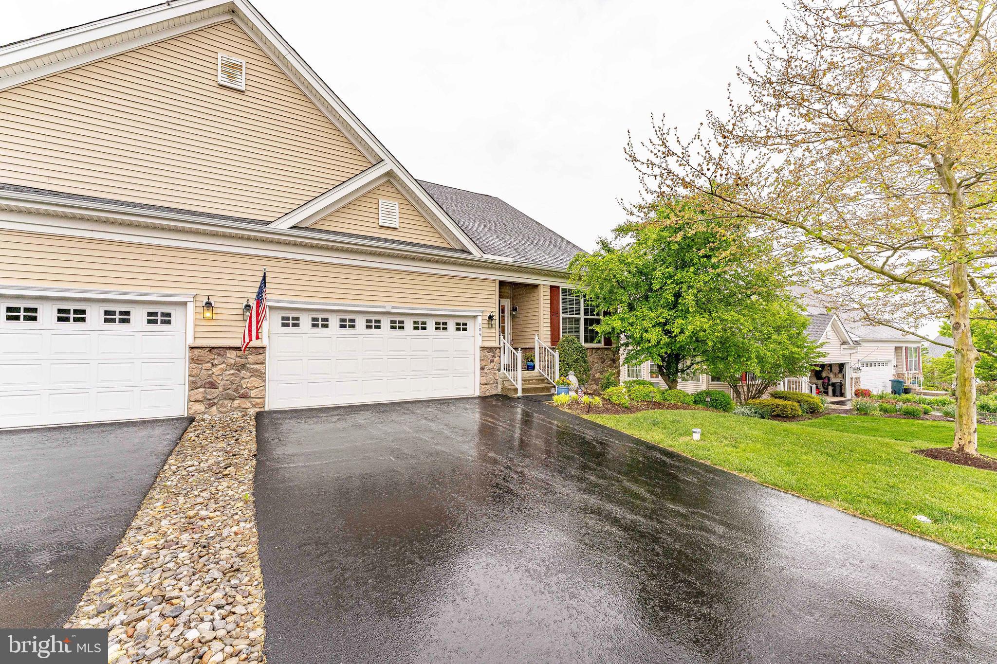VILLAGES AT HILLVIEW - Residential