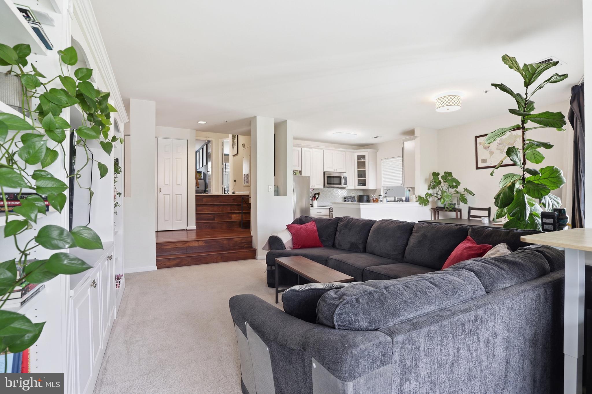 277 S PICKETT STREET 302