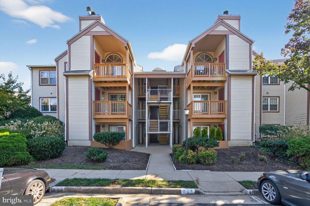 Photo of 6918 Victoria Drive #D, ALEXANDRIA, VA 22310 (MLS # VAFX2275750)