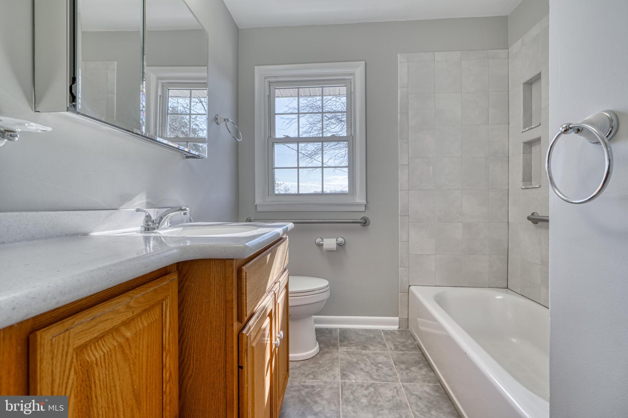 CAMPUS HILLS - Residential