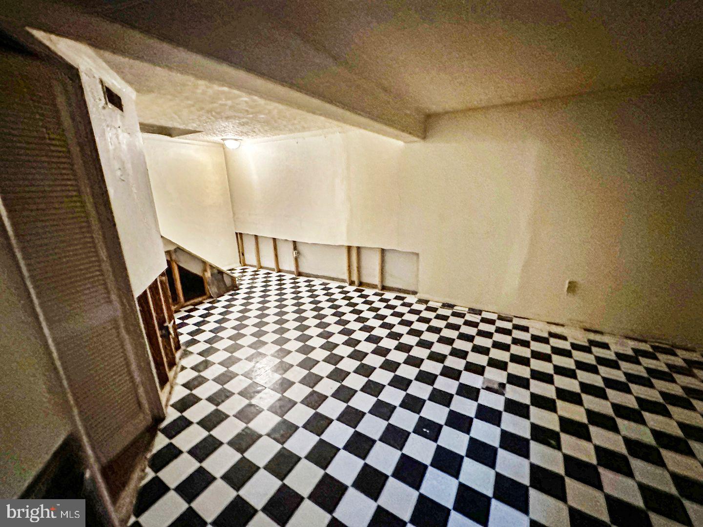 WOODSIDE SQUARE - Residential