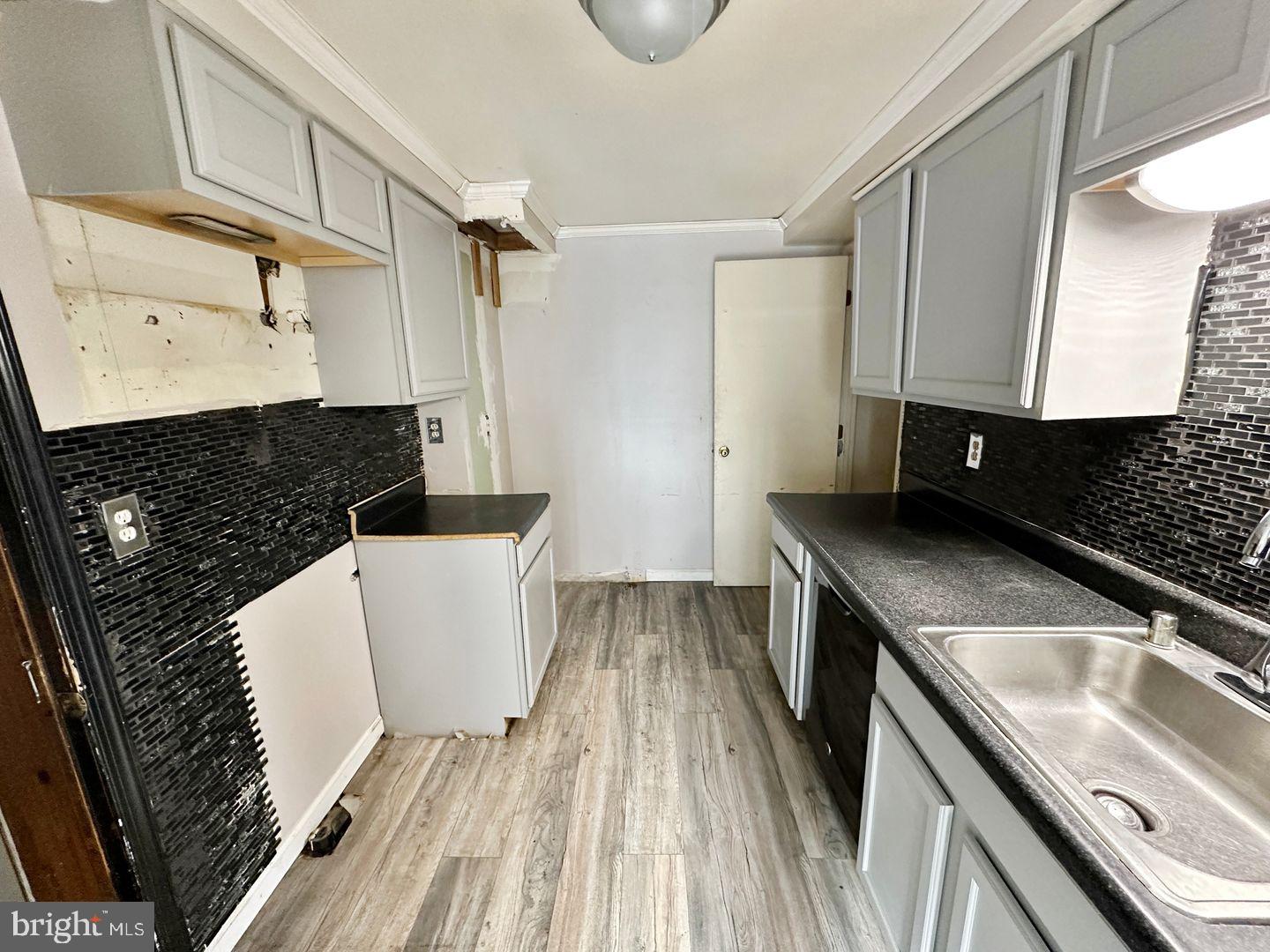 WOODSIDE SQUARE - Residential