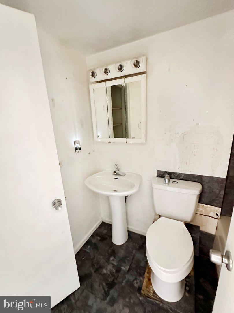 WOODSIDE SQUARE - Residential