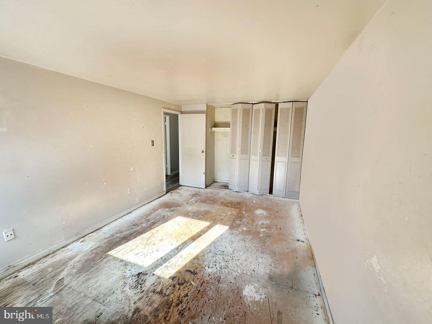 WOODSIDE SQUARE - Residential