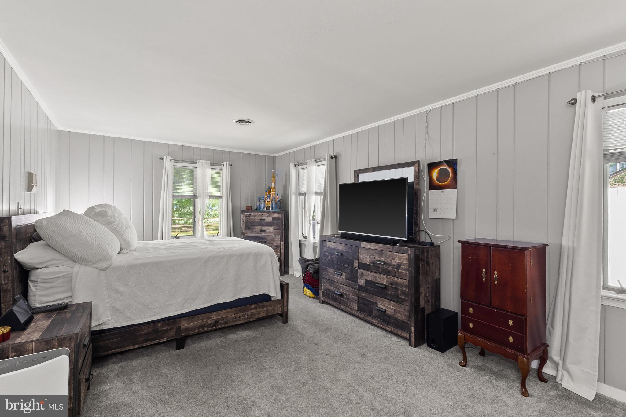 FOX HALL WEST - Residential