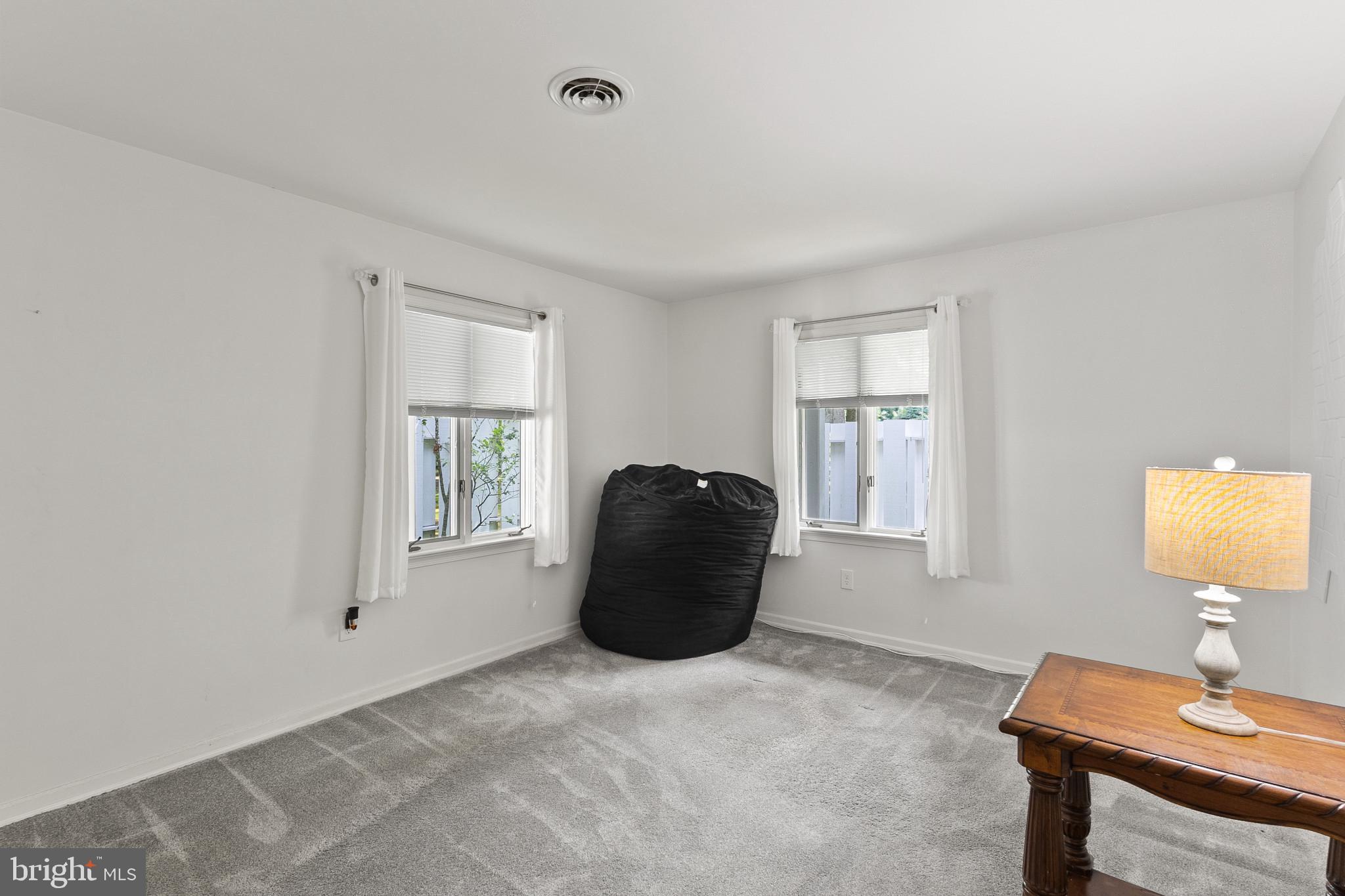 FOX HALL WEST - Residential