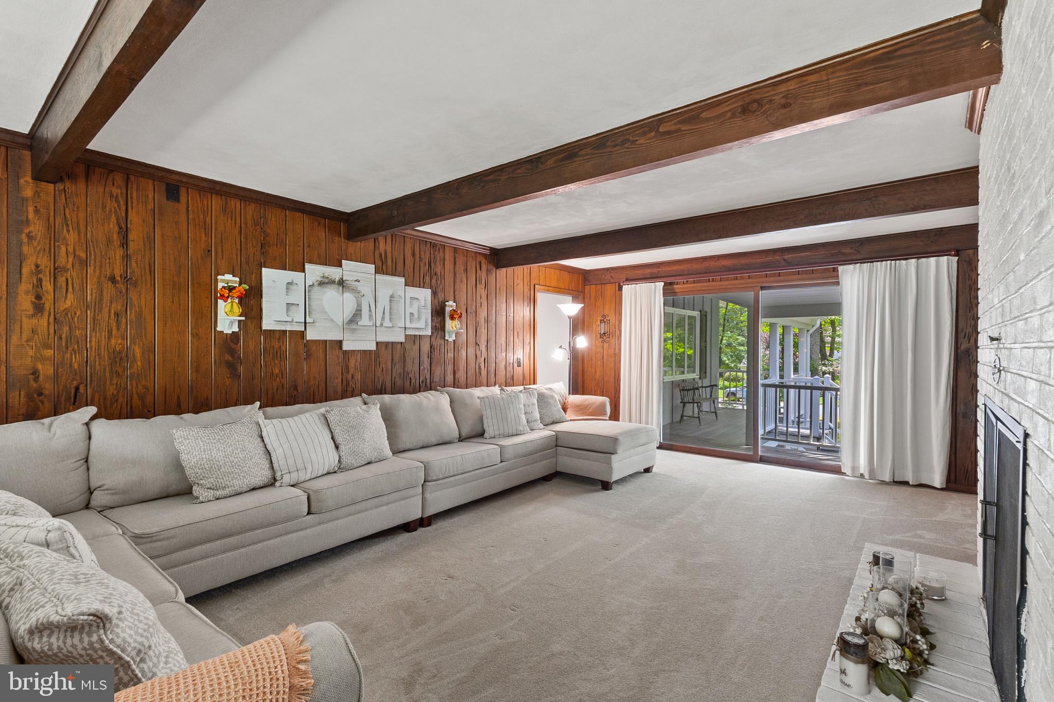 FOX HALL WEST - Residential