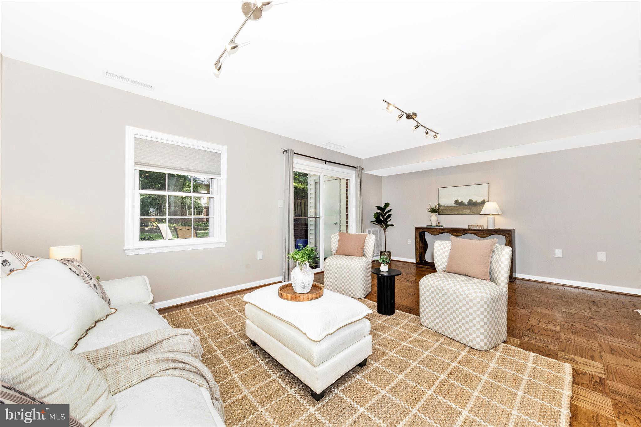 846 AZALEA DRIVE