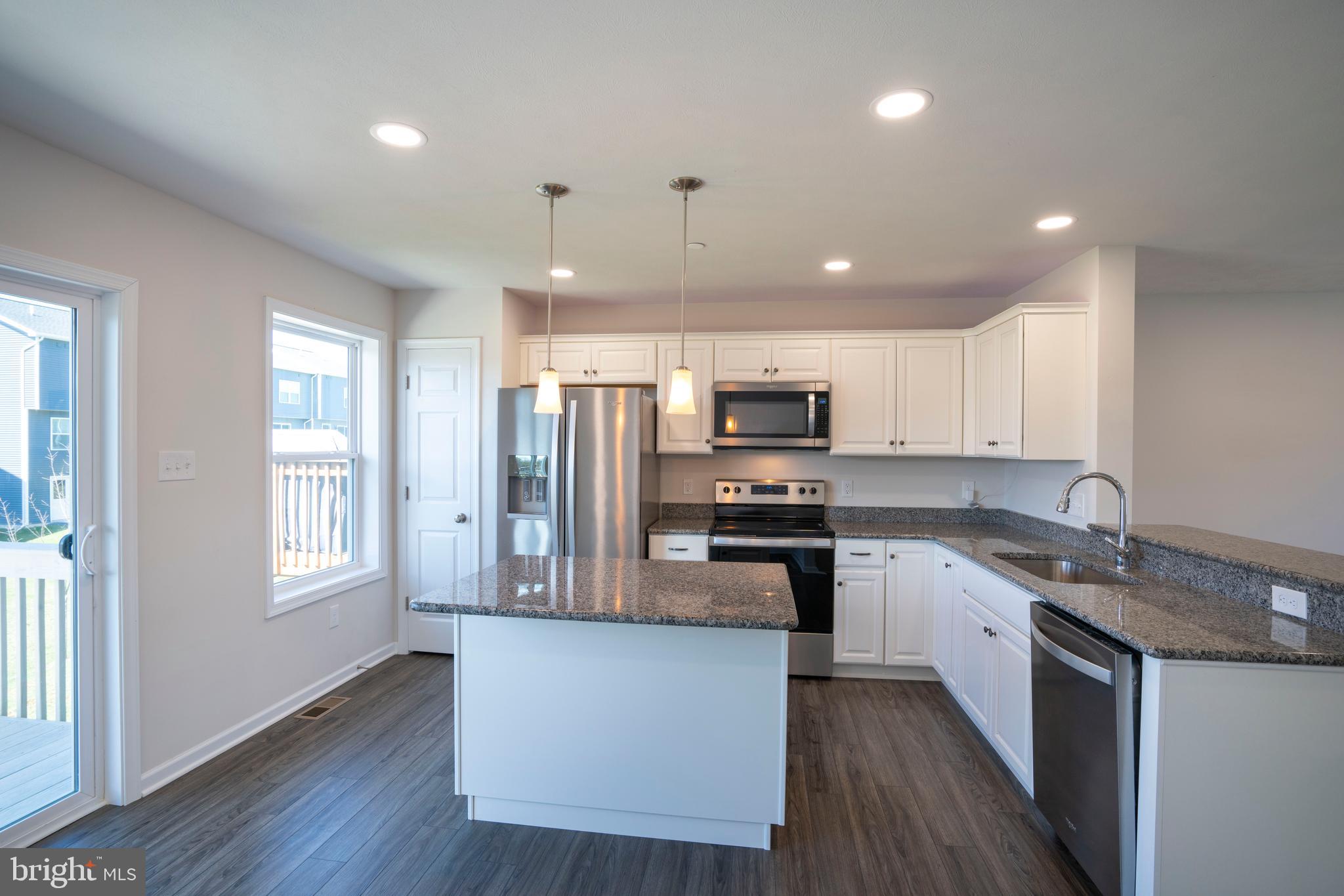 GRAYS POINTE - Residential