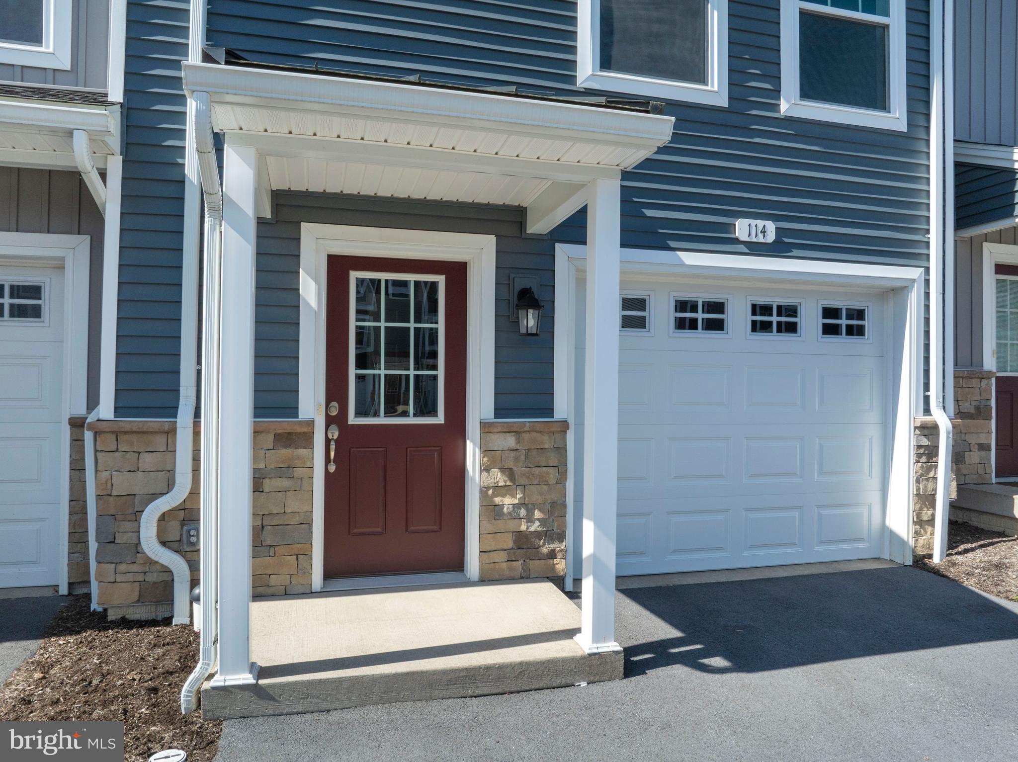 GRAYS POINTE - Residential