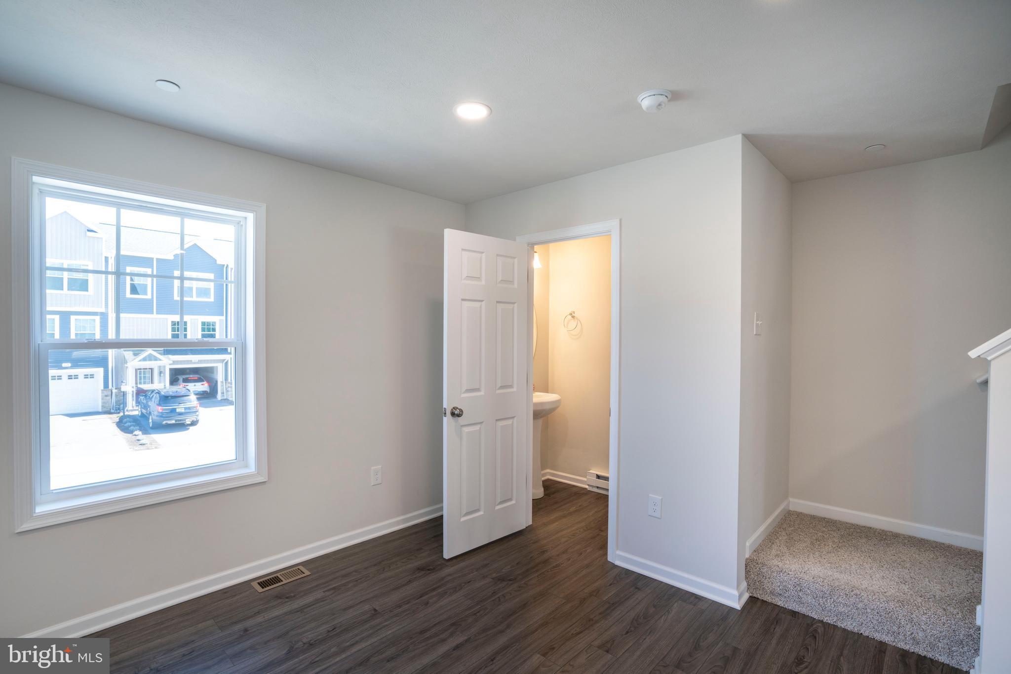 GRAYS POINTE - Residential