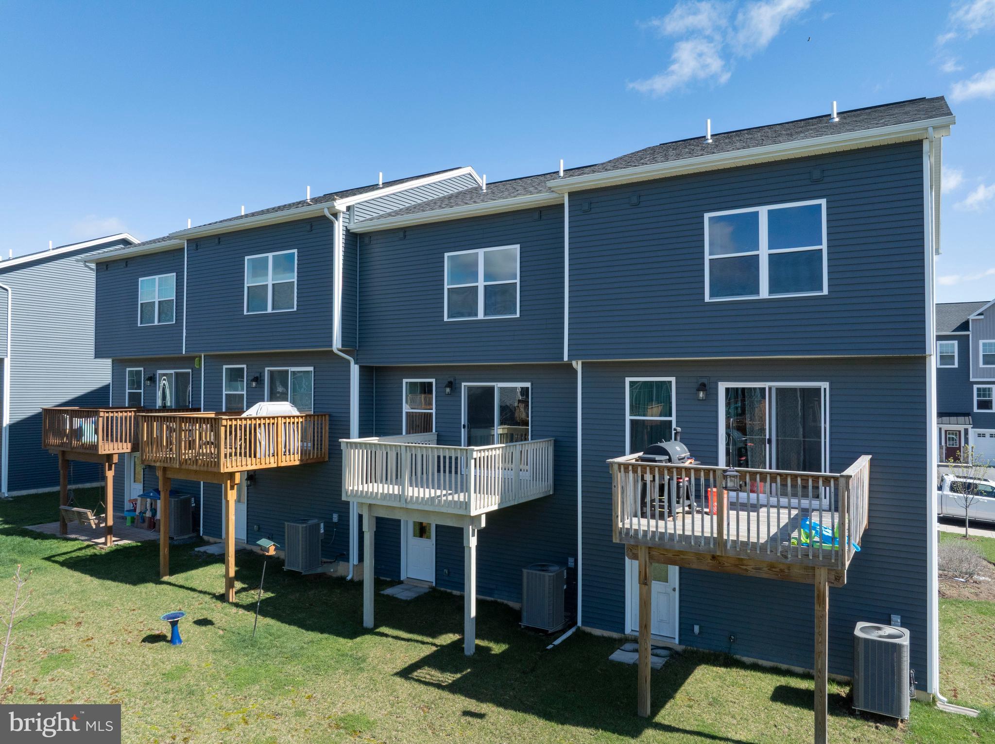 GRAYS POINTE - Residential