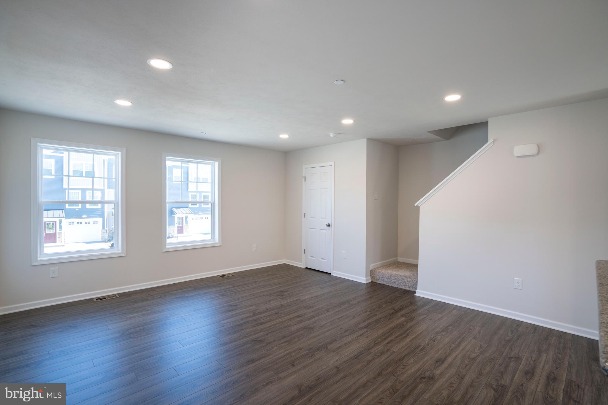 GRAYS POINTE - Residential