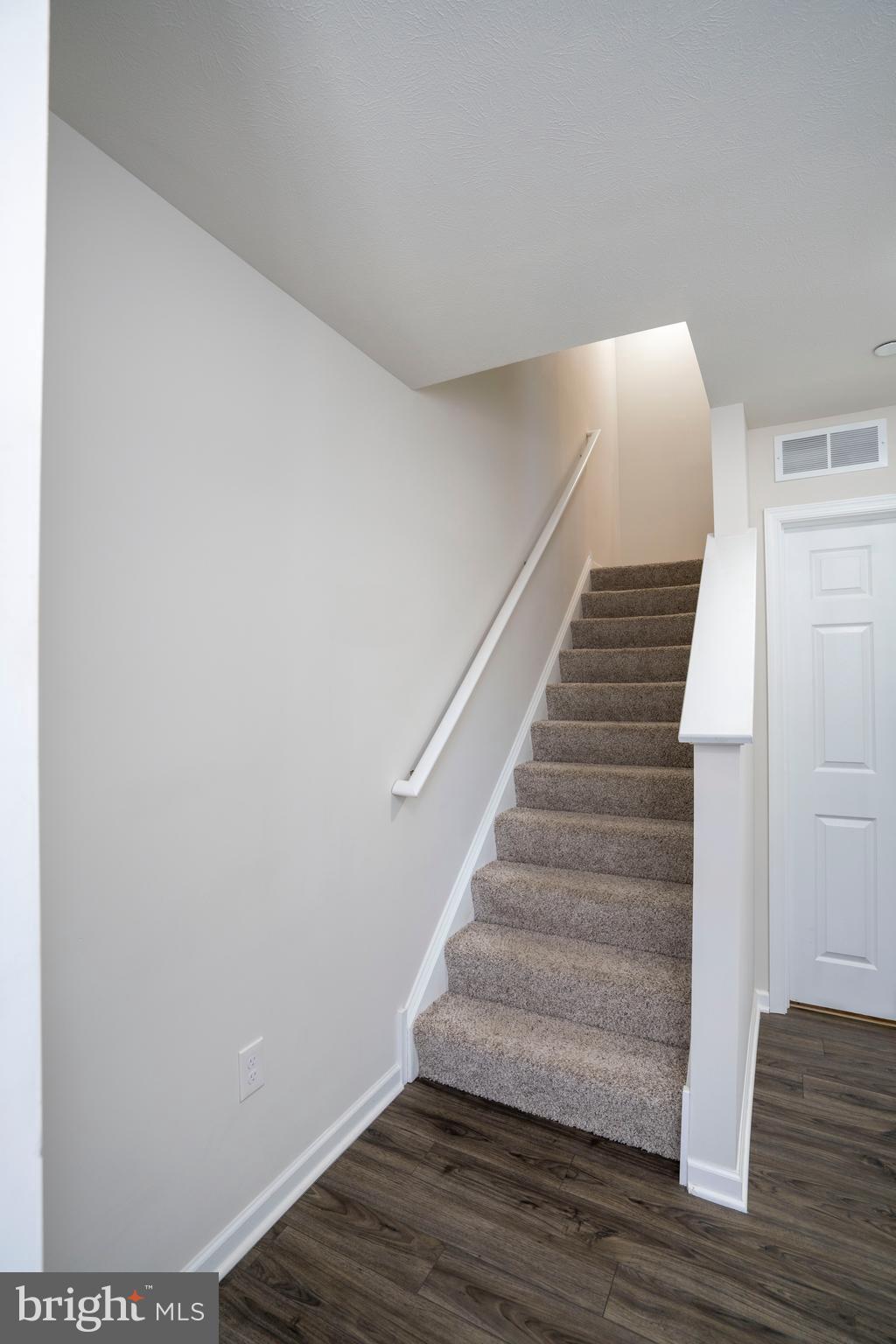 GRAYS POINTE - Residential